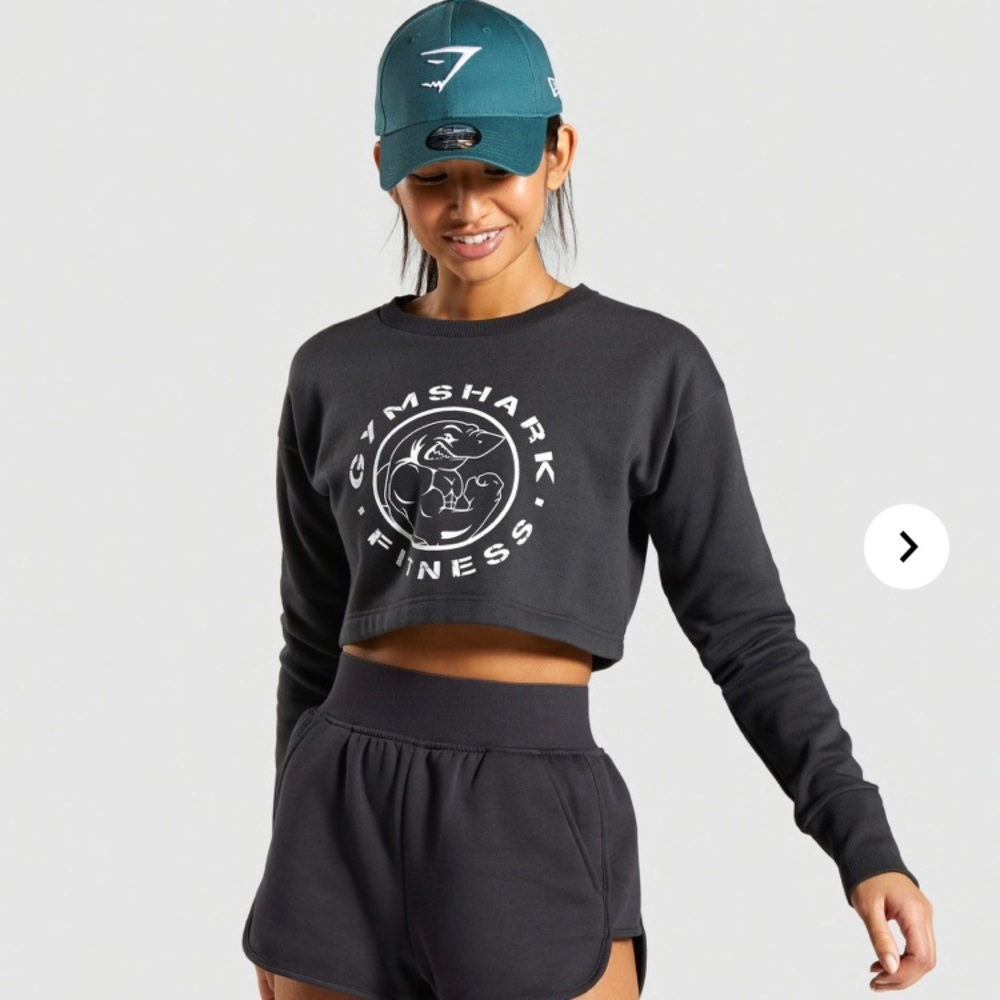 Gym Shark Legacy Fitness Sweater (cropped)